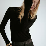 Weightless Turtleneck Black