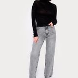 Weightless Turtleneck Black